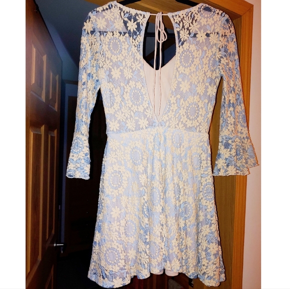 UO Lace Boho minidress,pale blue & peach the back is cutout & semi.sheer NWOT - Picture 2 of 7